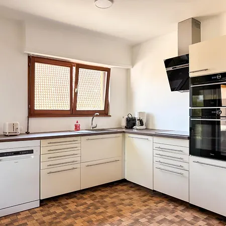 Spacious 4 Bedroom I Terrace I Parking *