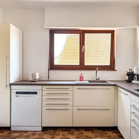 Spacious 4 Bedroom I Terrace I Parking * Monswiller