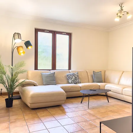 Apartmán Spacious 4 Bedroom I Terrace I Parking