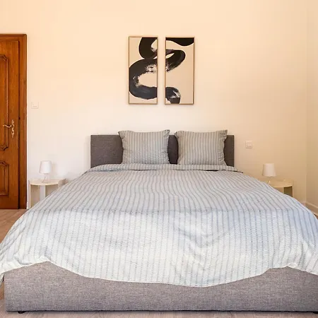 Apartmán Spacious 4 Bedroom I Terrace I Parking