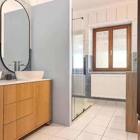 Spacious 4 Bedroom I Terrace I Parking Monswiller